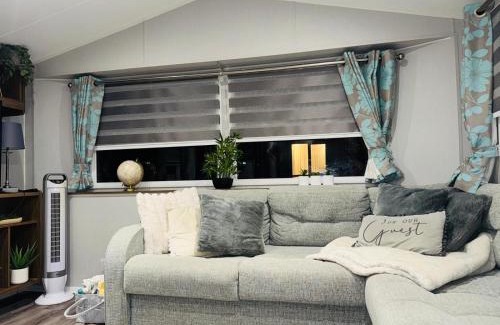 Flookburgh House | Vinchella-3 bedroom caravan