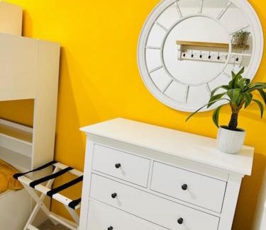 Chelmondiston House | Vine Cottage- Stunning newly renovated cottage