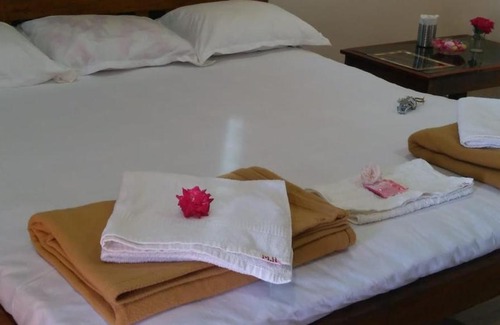 Koynanagar Bed & Breakfast | Vinee's Kitchen and Motel