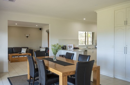 McLaren Flat House | Vineyard accommodation with stunning views