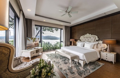 Nha Trang Resort | Vinpearl Resort & Spa Nha Trang Bay