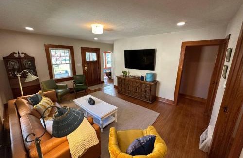 Van Wert House | Vintage Charm On Elson Ave