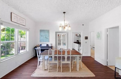 Lake Worth Cottage | Vintage Coastal Cottage 4Bd/2Bth Downstairs Unitn