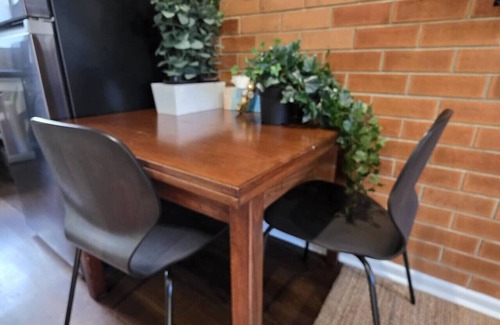 Albion Apartment | Vintage Groove at the Garden End