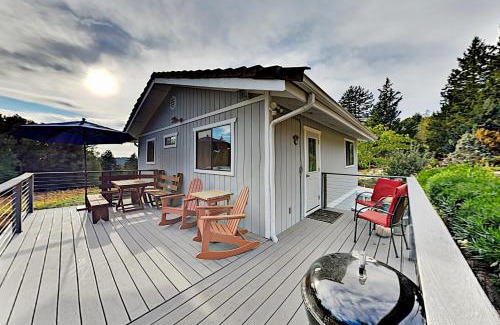 Freestone House | Vinyard Cottage