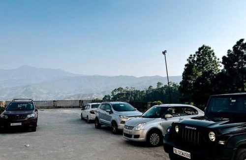 Majkhali Apartment | Vista Casita Ranikhet Serene Homestay Himalaya Lap