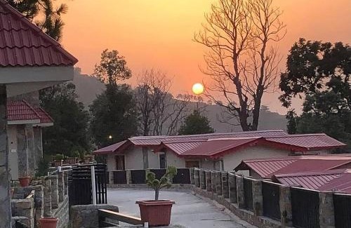 Majkhali Apartment | Vista Casita Ranikhet Serene Homestay Himalaya Lap