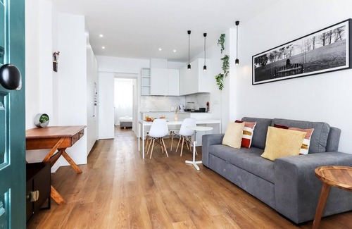 Santo Condestavel Apartment | Vita Portucale | Bright Campo Ourique w/Terrace
