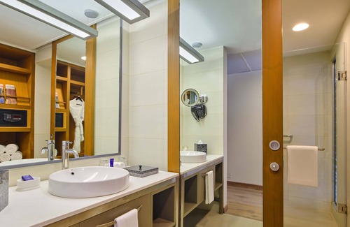 Ahmedabad Hotel | Vivanta Ahmedabad SG Highway