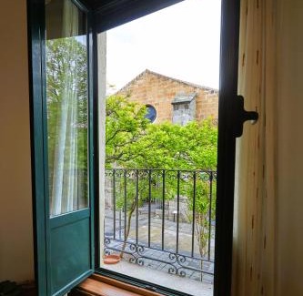 Avila Apartment | Vive Ávila - Terraza y Estilo en Plaza Italia - By Alterhome