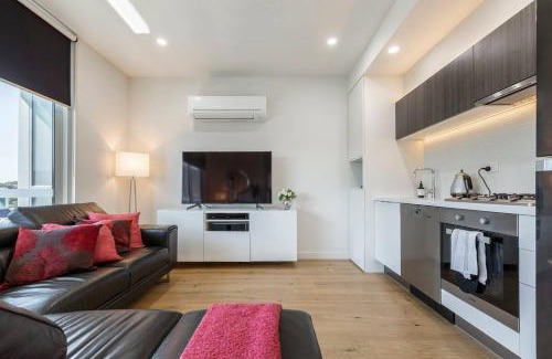 Glen Iris Apartment | Vivid on Malvern Road - A Convenient Lifestyle Stay