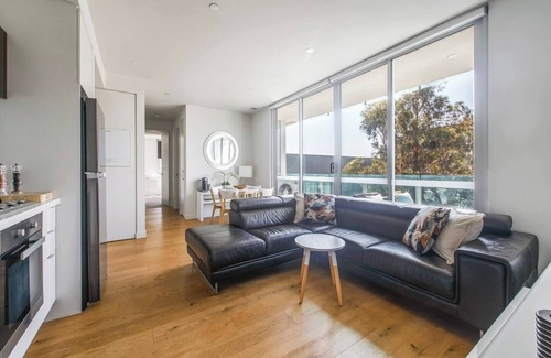 Glen Iris Apartment | Vivid on Malvern Road A Convenient Lifestyle Stay