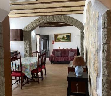 Fontanar House | Vivienda Turística de Alojamiento Rural "El Pino"