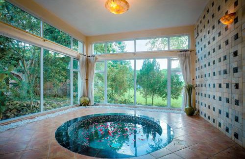 Kim Boi Hotel | VResort Kim Boi - Hoa Binh