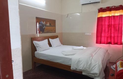 Sholinghur Hotel | Vrs Inn