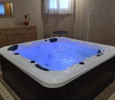 Los Yebenes House | VUT Flor de Romero