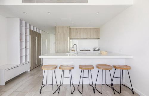 North Melbourne Apartment | Vyra at Arden Park - Minutes to Dining Shops and CBD