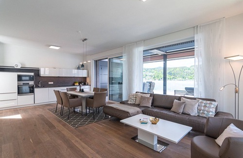 Maria Woerth Apartment | Wörthersee Penthouse mit Traumhaften Seeblick