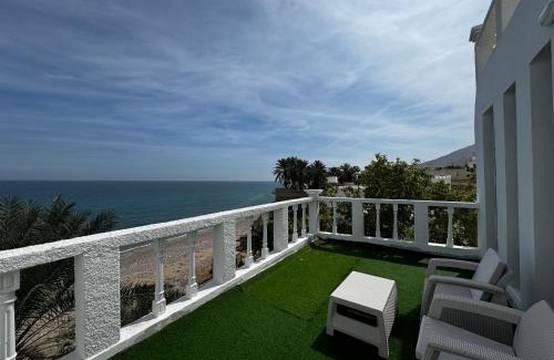 Tiwi Hotel | Wadi shab Beach Resort