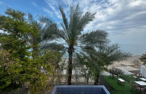 Tiwi Hotel | Wadi shab Beach Resort