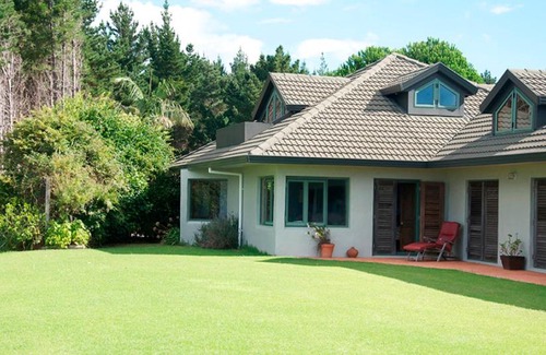 Mahinepua Bed & Breakfast | Waiwurrie Coastal Farm Lodge