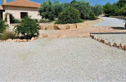 Mula Cottage | Wake up your senses, breathe. Fully fenced, accessible, pool and wifi.