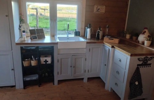 Stevensbeek Ski Chalet | Waking up among the grunting pigs