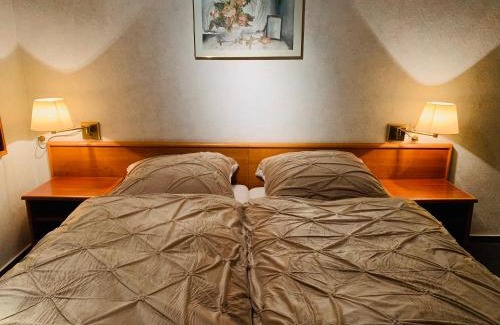 Grillenburg House | Waldhof zu Grillenburg im Tharandter Wald am See