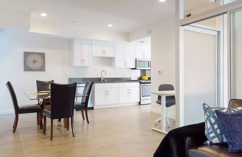 Pasadena Apartment | Walk - Relax - Cook - Work - Enjoy