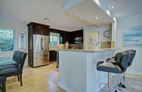 Lauderdale-by-the-Sea House | Walk to Beach & Restaurants! 4BR Heated, Salt Water Pool with Tiki Hut!