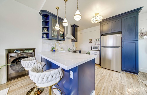 Anacortes Apartment | Walk to Beach & Shops: Dtwn Anacortes Apartment!