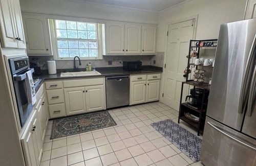 National Hills House | Walk to Masters! Spacious 4-bedroom house in Augusta