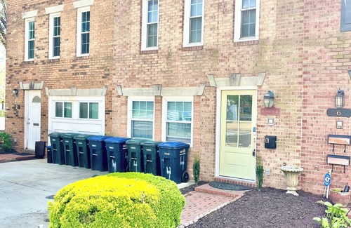 Navy Yard House | Walk to Nats and Audi Stadiums, close to Museums and US Capital w/Free Parking