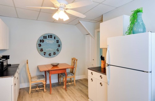 Wall Apartment | Walk to Ocean Grove Beach: Seaside Haven!