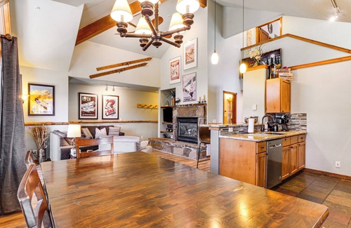 Four O'Clock Apartment | Walk to Shuttle, Lift & Main St! Breck Ski Base