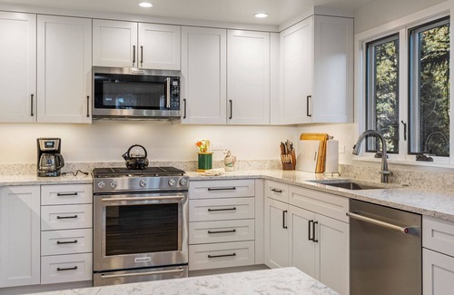 Vail House | Walk to Skiing and Vail Village, Prestigious Forest Road Location, Private Hot Tub