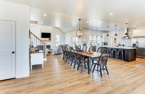 Ronks House | Walk to the Amish Village Spacious Ronks Getaway!