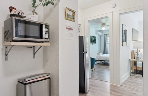 Central Oklahoma City Apartment | Walkable Paseo 2BR Suite | $1700/month #22B | Kitchenette + Parking