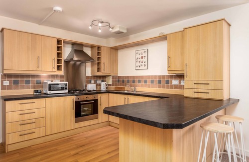 Kilmarnock Apartment | Walker Suite No53 - Donnini Apartments