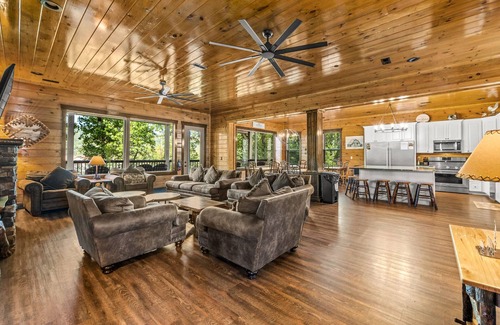 Gatlinburg Cabin | Walking Distance to Downtown Gatlinburg! Game/Theater Room, Hot Tub, Pool Access