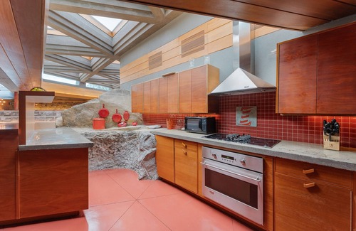 Mahopac House | Wander Petra Island