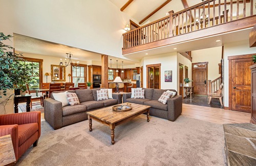 Tamarack House | Wanderlust Estate Home - Beautiful Estate Home|Gas Fireplace|Outdoor BBQ