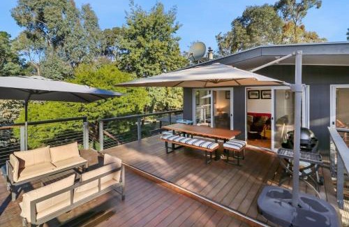 Jamieson House | Wanyiora - Lake views and family friendly