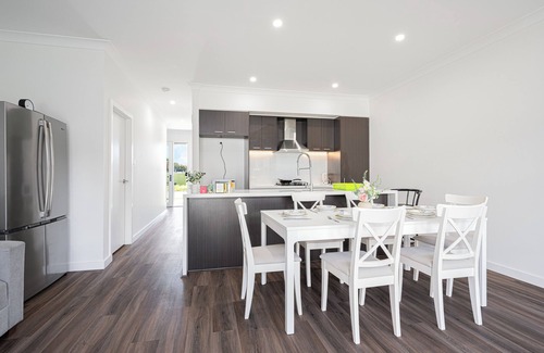 Austral House | Warm 4br house|bathtub|parking&WIFI