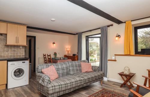 Bicton Apartment | Warren Cottage