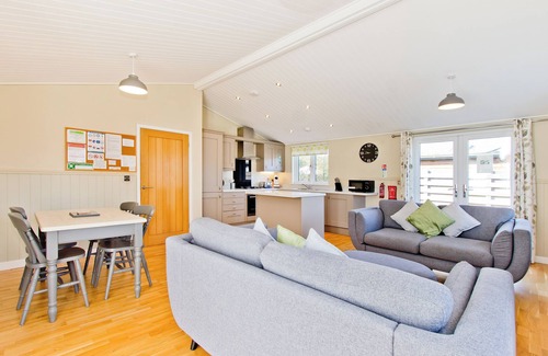 Pevensey Cabin | Warren wood Country Park