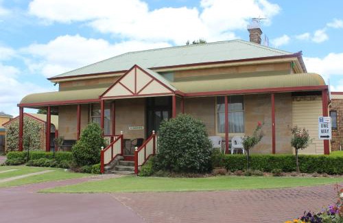 Warwick Hotel | Warwick Settlers Inn