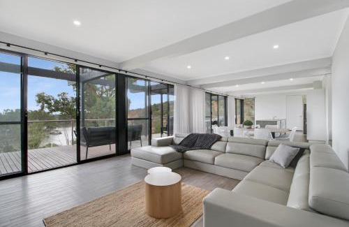 Murtho House | Warwilla Cliff Home