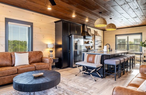 Sevierville House | Water Park, Private Indoor Pool, Mins to PF