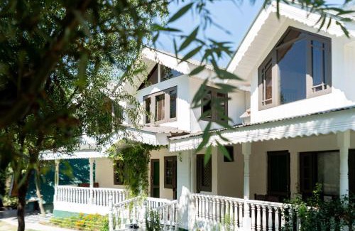 Gund Villa | Water's Edge by VEO - Part of StayVista